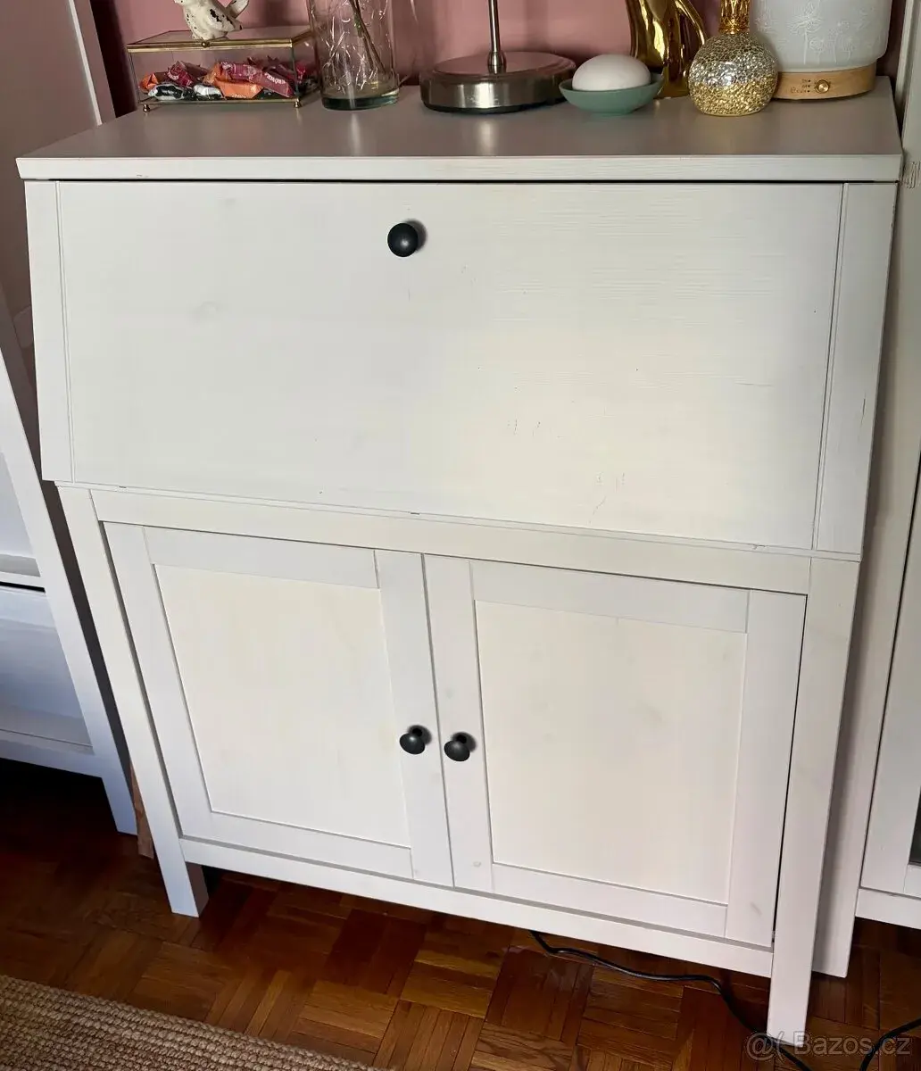 Sekretář Hemnes
