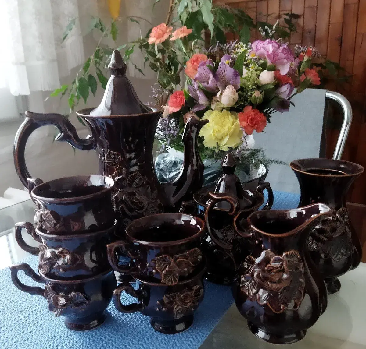 kávový porcelán