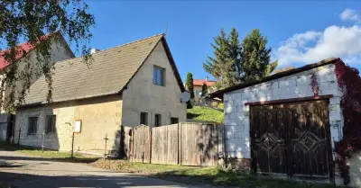 Rodinný dům s garáží v obci Holedeč - Veletice/za cenu bytu