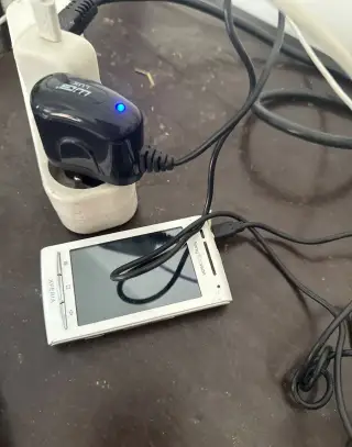 sony ericsson xperia v10 mini nejde zapnout