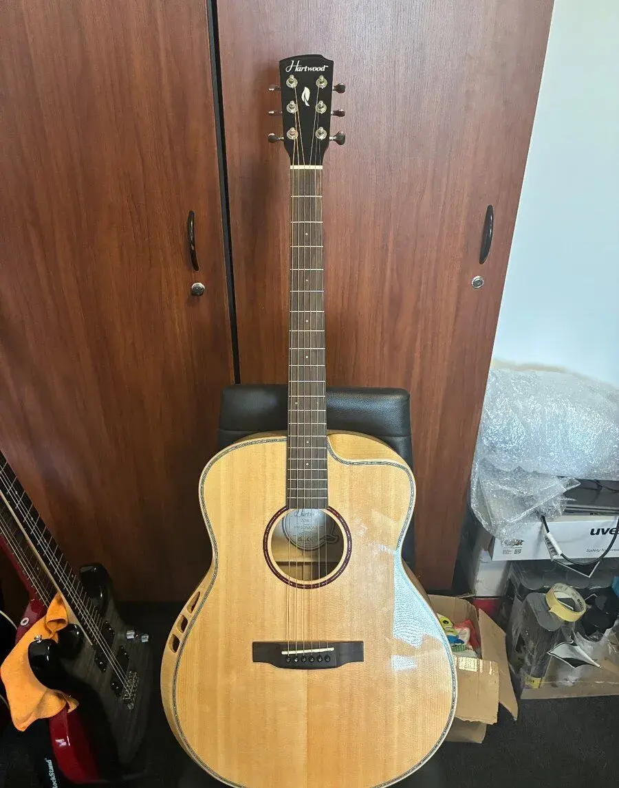 Kytara Hartwood