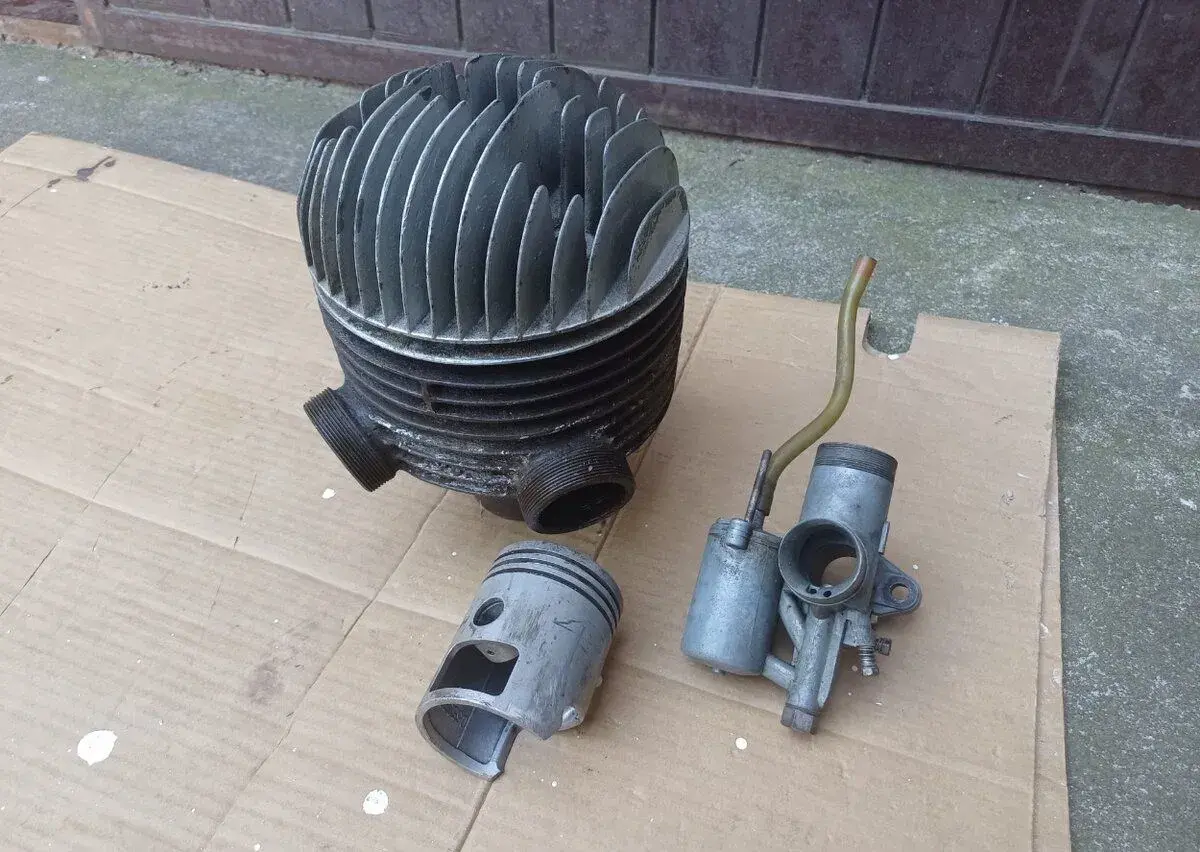 JAWA 250, motor, dily