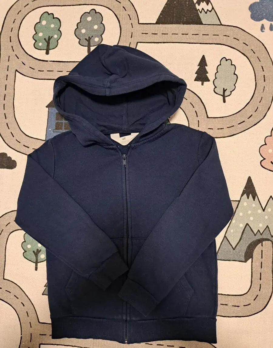 Mikina tmavě modrá na zip H&M vel. 122/128