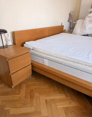 Postel s matraci