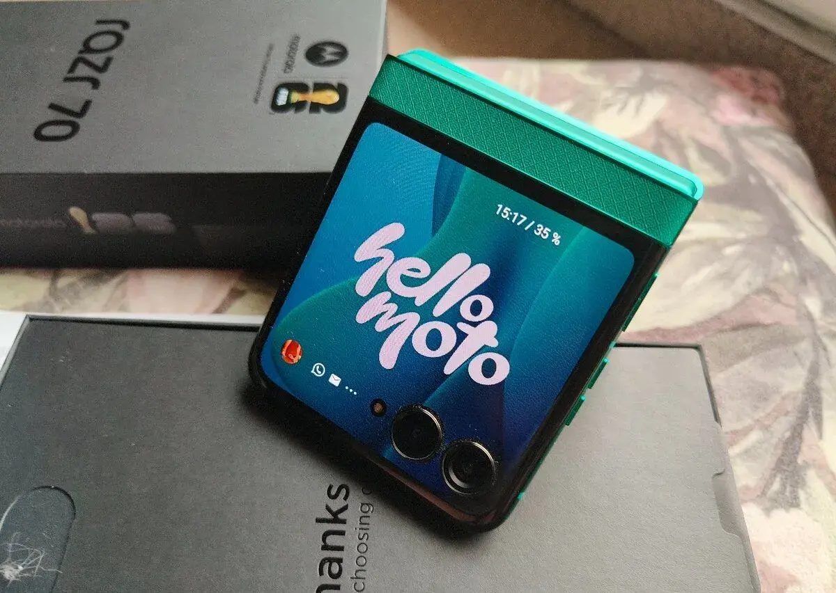 Zánovní Motorola RAZR 70 Sporting Green ALZA záruka 24měsíců