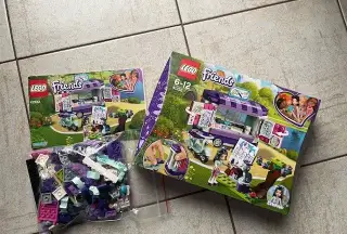 Lego friends - Emma a umělecký stánek 41332