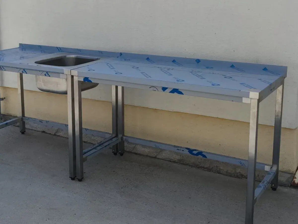 Přístěnný nerezový stůl, pracovní gastro stůl, nábytek kuchy