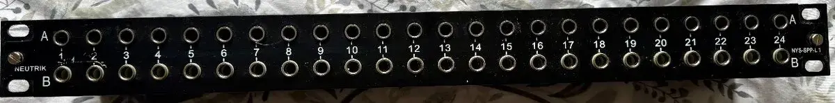 Neutrik NYS-SPP-L1 patch panel 24x TRS, 19 rack