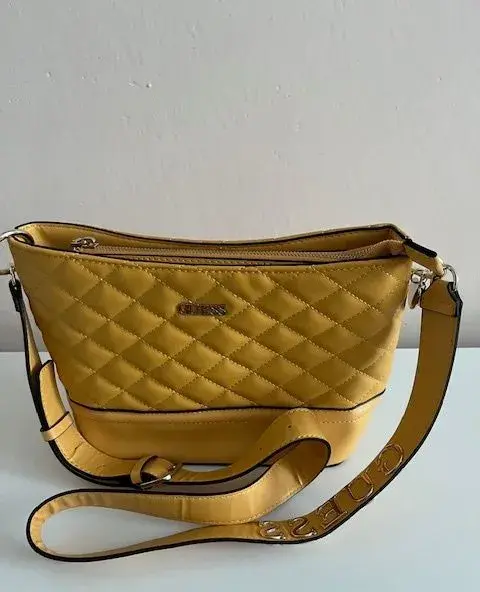 Kabelka Guess