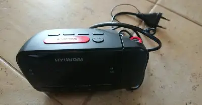 Hyundai radiobudík černý rac 481