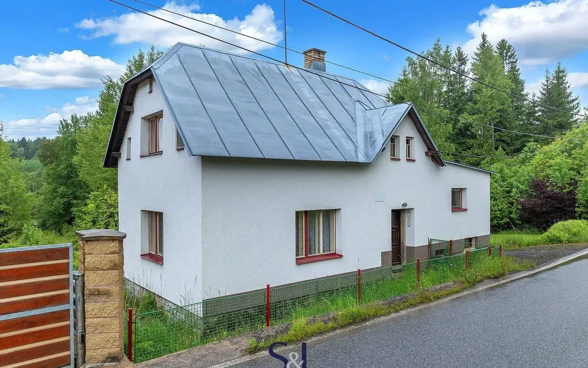 Prodej domu 122 m2 s pozemkem 2849 m2 - Loužnice