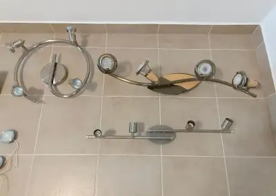 Více světel / lustrů kus za 50 / 200 / 300 Kč