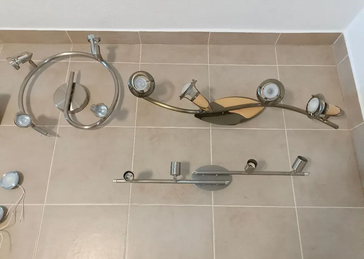 Více světel / lustrů kus za 50 / 200 / 300 Kč