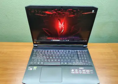 Nitro 5,RTX-6gb,1TB,R-5-6 Core,RGB,144Hz-Příslušenství
