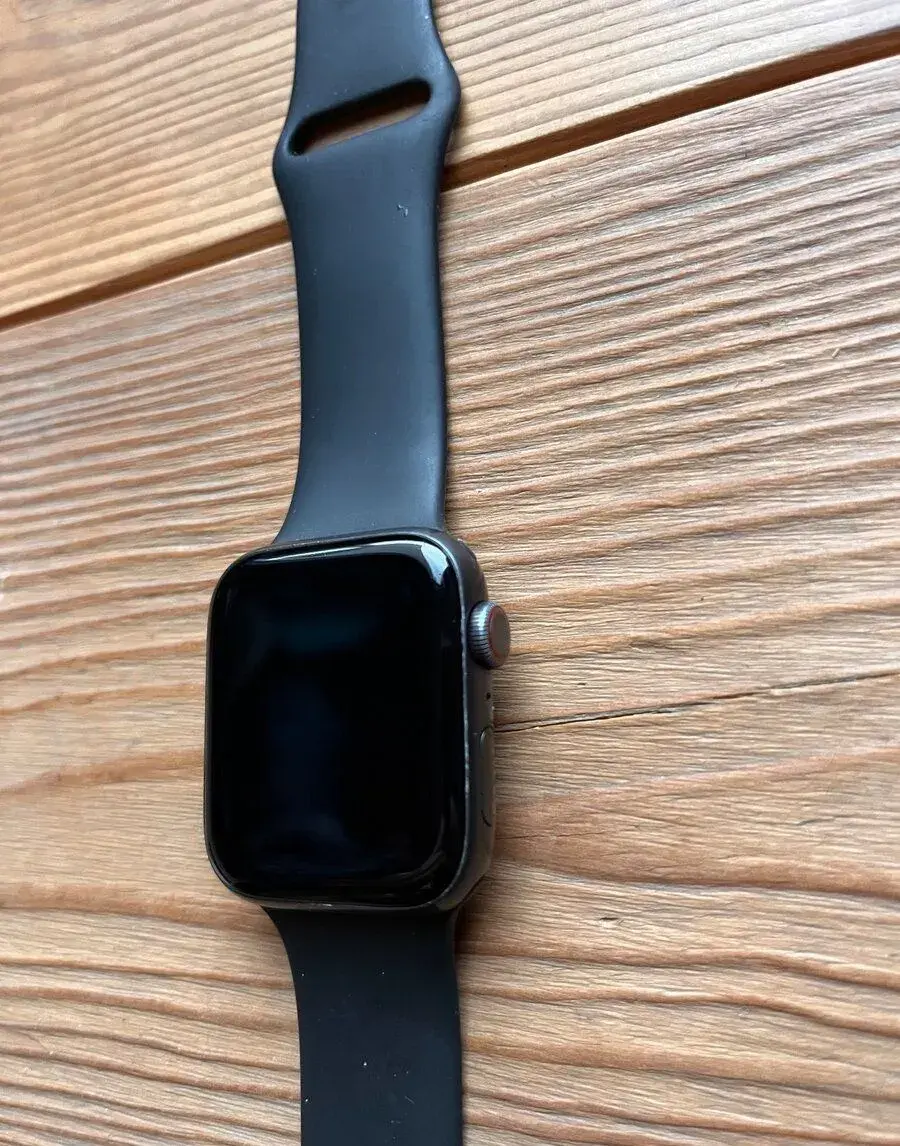 Apple Watch SE 1. gen, 44mm, Cellular