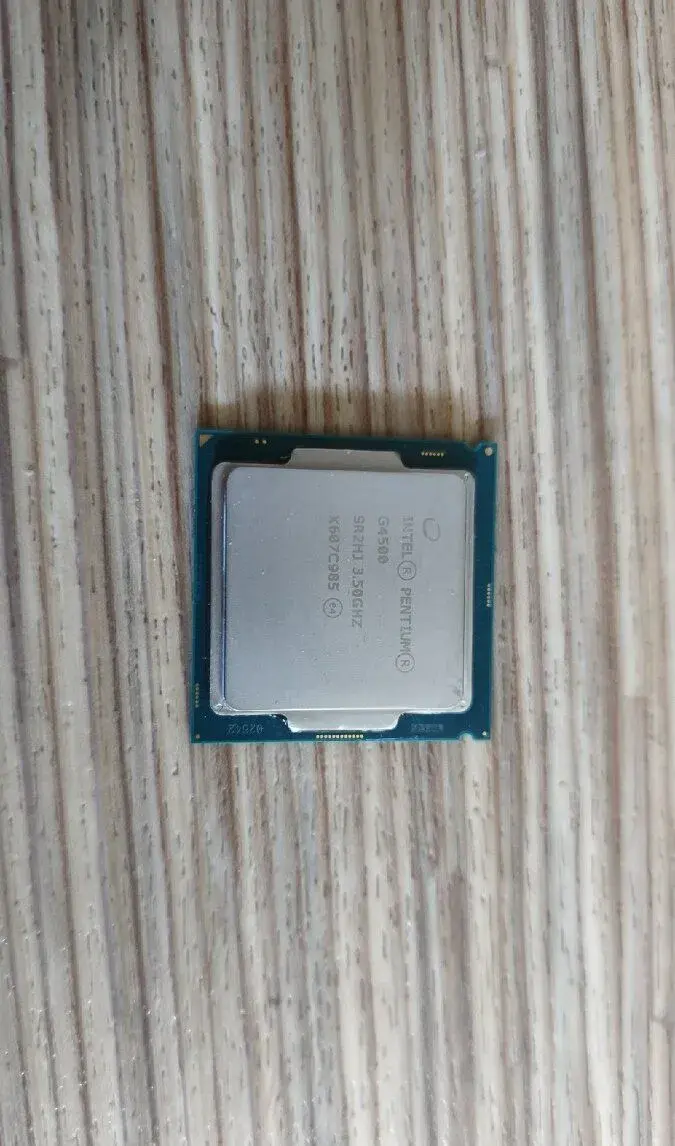 CPU Intel Pentium G4500, 3,5GHz s Chladičem
