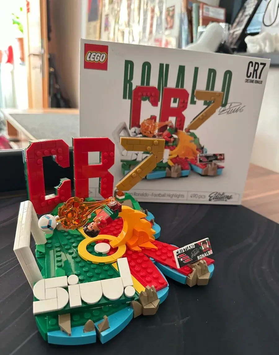 LEGO Editions 43012 Cristiano Ronaldo CR7 – 100% kompletní +