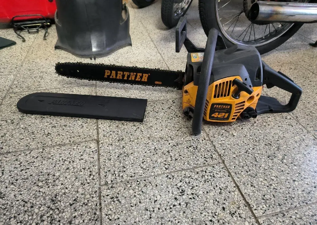 Motorová pila Partner 421