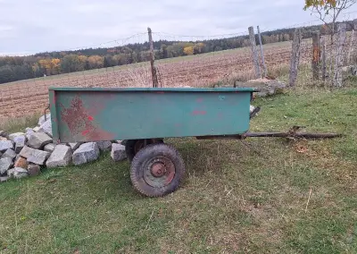 Sklápěcí vozík za malotraktor