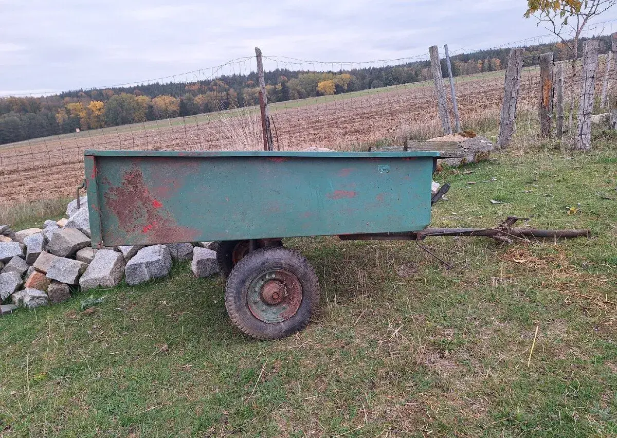 Sklápěcí vozík za malotraktor