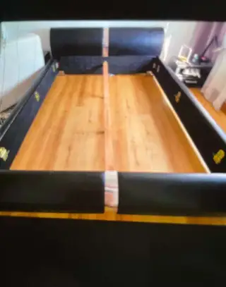 Tento víkend levná postel 180x200 s rošty a matracemi.