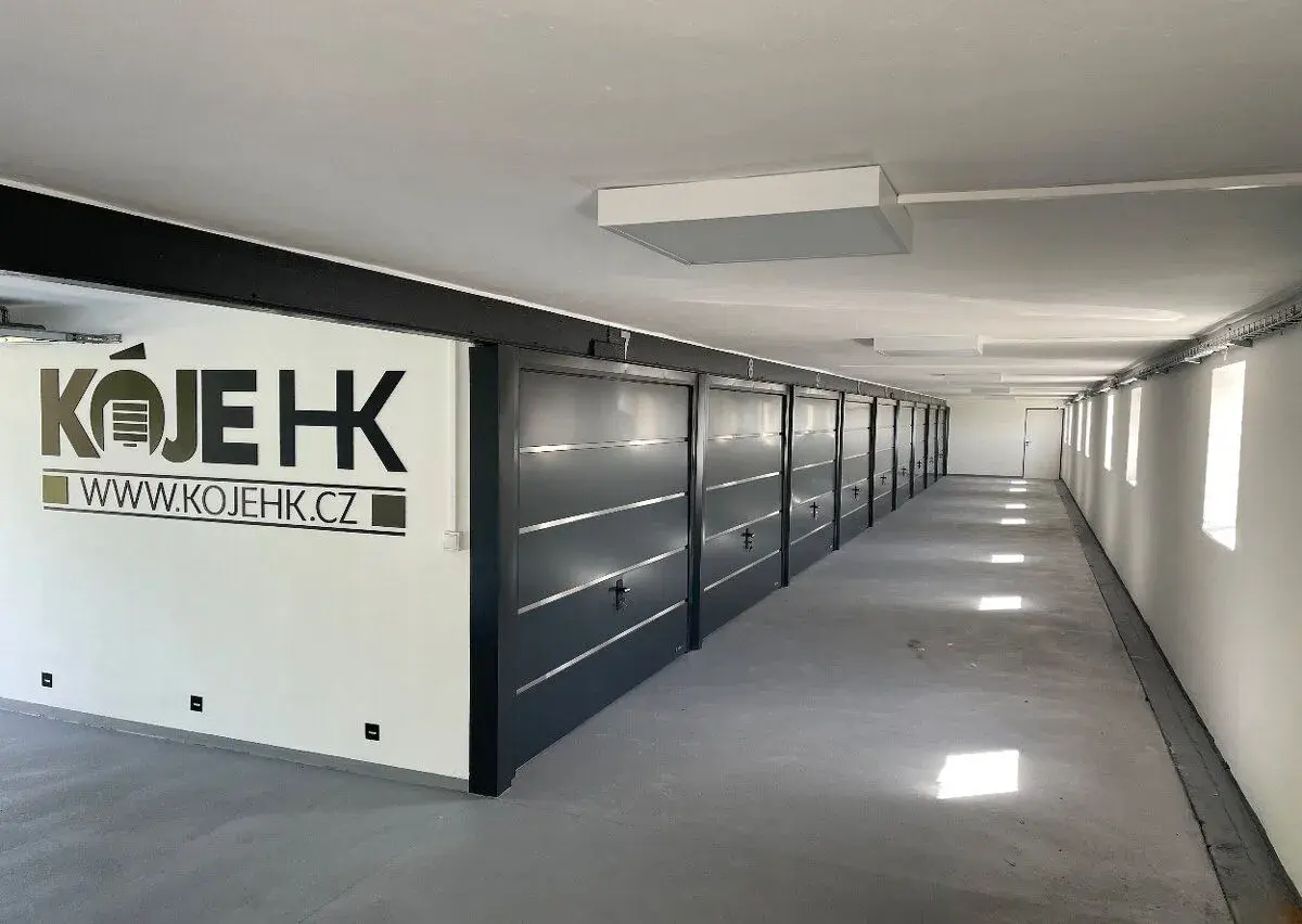 KÓJE-SKLADY-GARÁŽE-BOXY