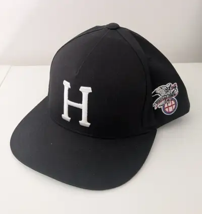 HUF - dirtback crew snapback černá