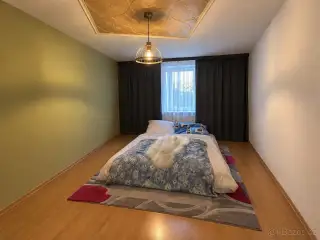 Nabízím k pronájmu dva pokoje o velikostech cca 20m2 a 15m2