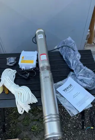 Hlubinné ponorné čerpadlo Vevor 1100W / 190 l/min (4SDM8/9)