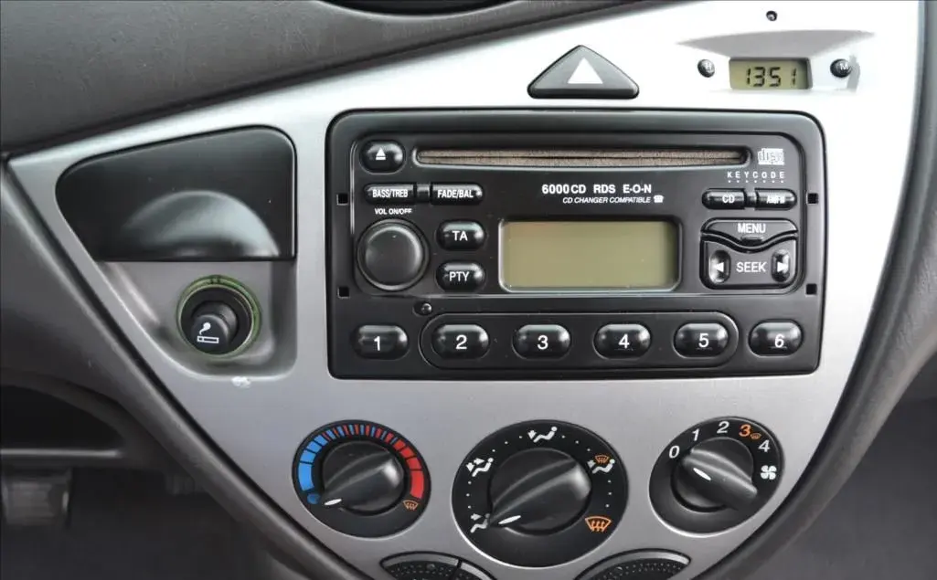 Autorádio Ford 6000 CD Focus Fiesta Transit Mondeo Escort