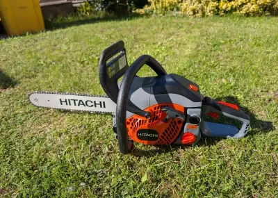 Motorová pila Hitachi CS 33EB 32cm3