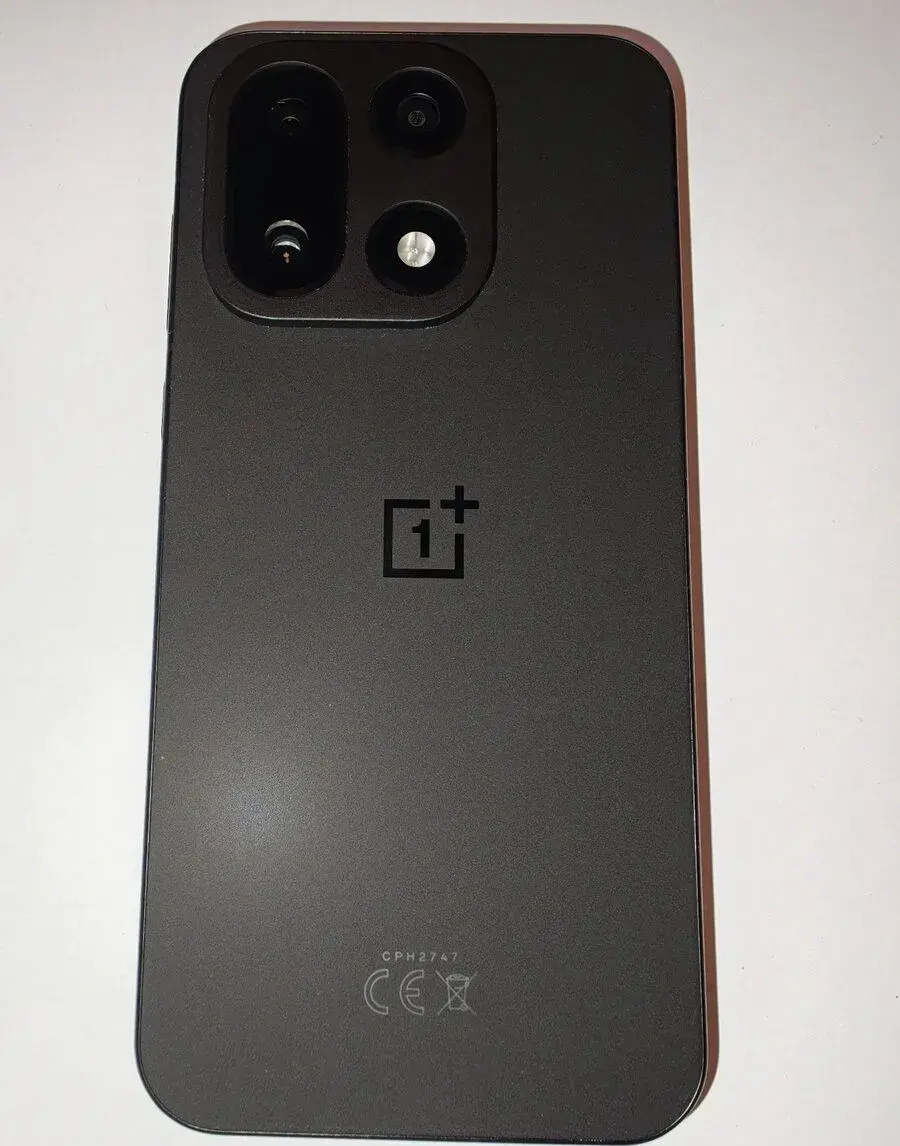 Oneplus 15 16/512gb s hodinkami