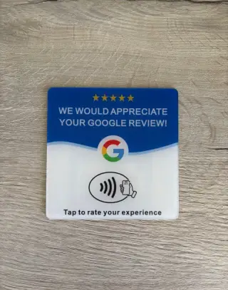 karta na google recenze s nfc čipem