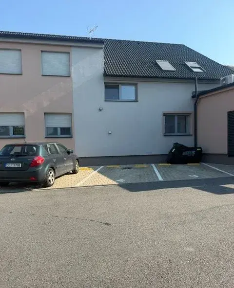 Pronájem parkovací stání