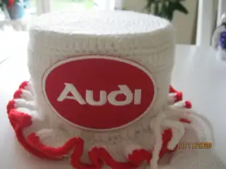 Háčkovaný čepeček AUDI