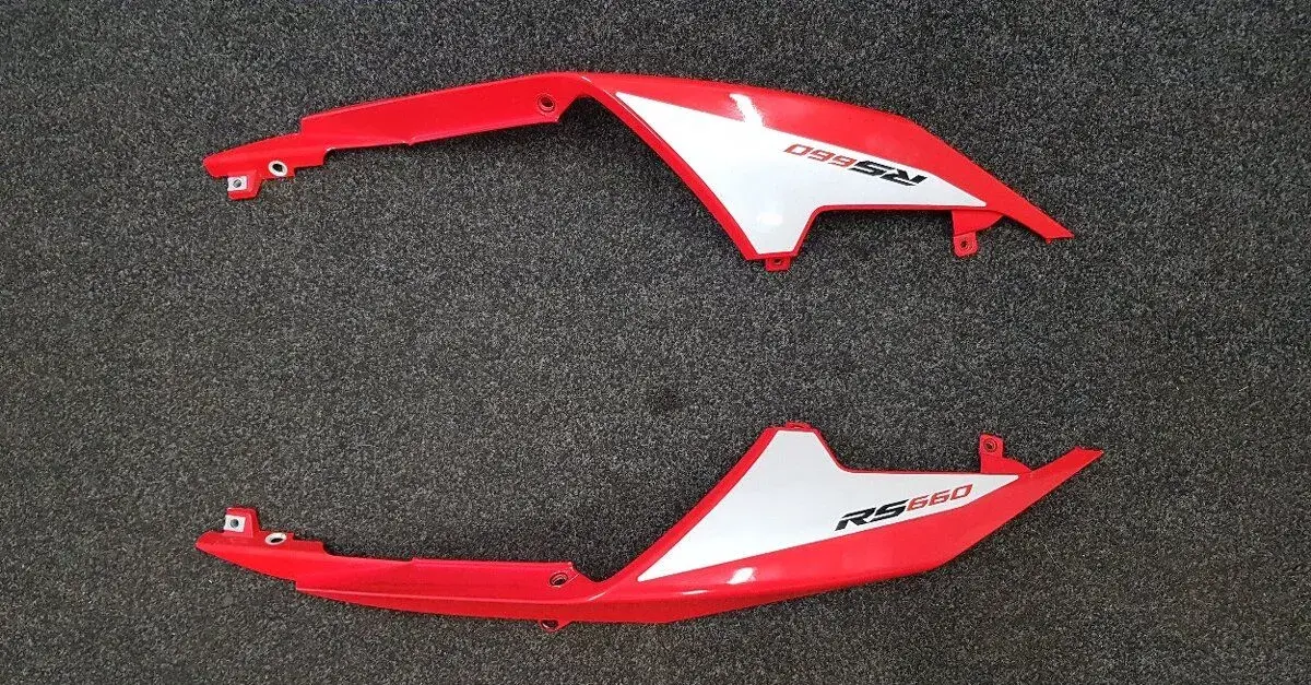 APRILIA RS 660 EXTREMA PODSEDLOVÉ PLASTY