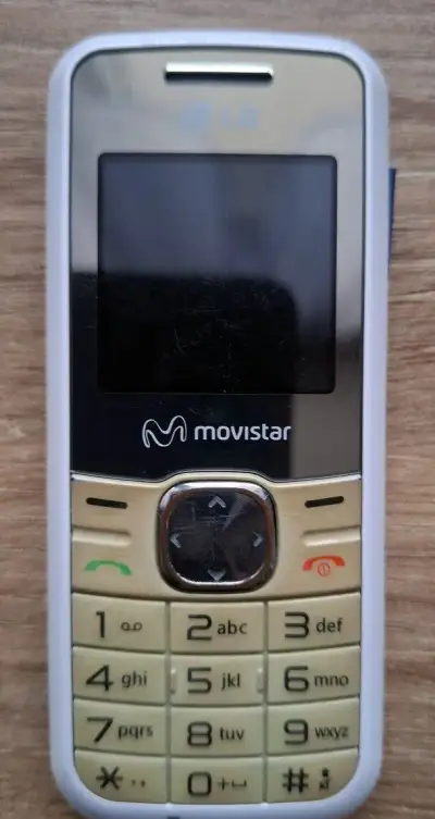 Mobilní telefon LG 0168