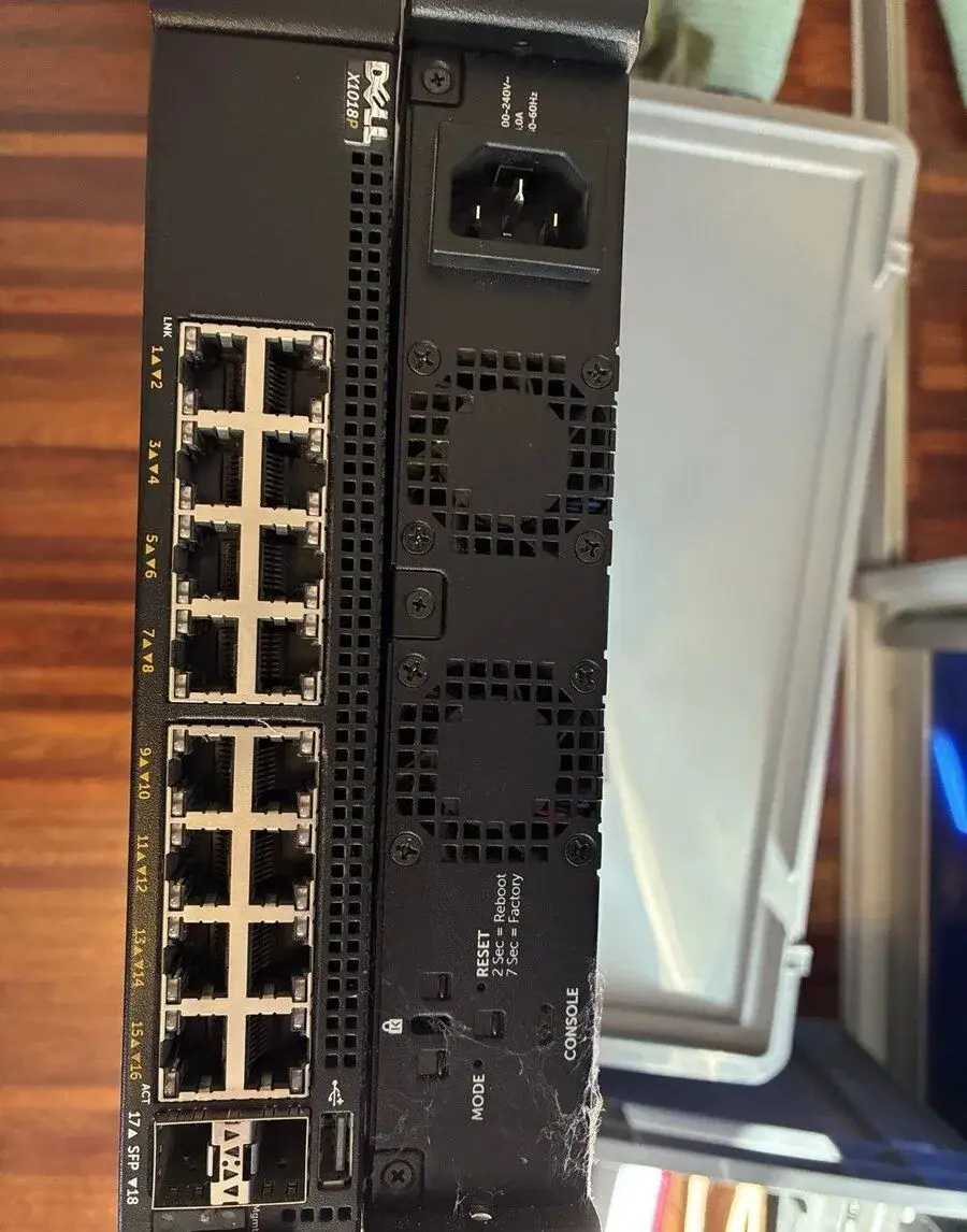 Switch Dell X1018P – 16× gigabit PoE+, 2× SFP, spravovatelný