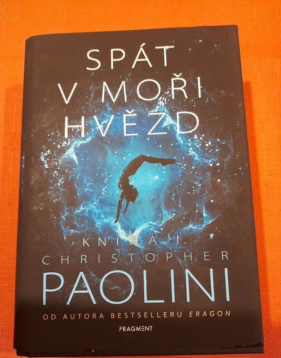 Christopher Paolini - Spát v moři hvězd kniha I.