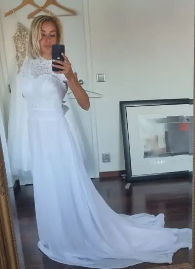 Nové bílé svatební šaty v jemném boho stylu x-m