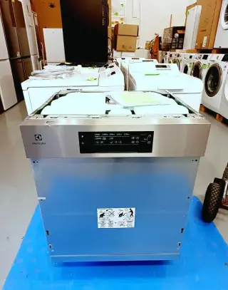 Nová vestavná myčka ELECTROLUX, šířka 60 cm, ZÁRUKA