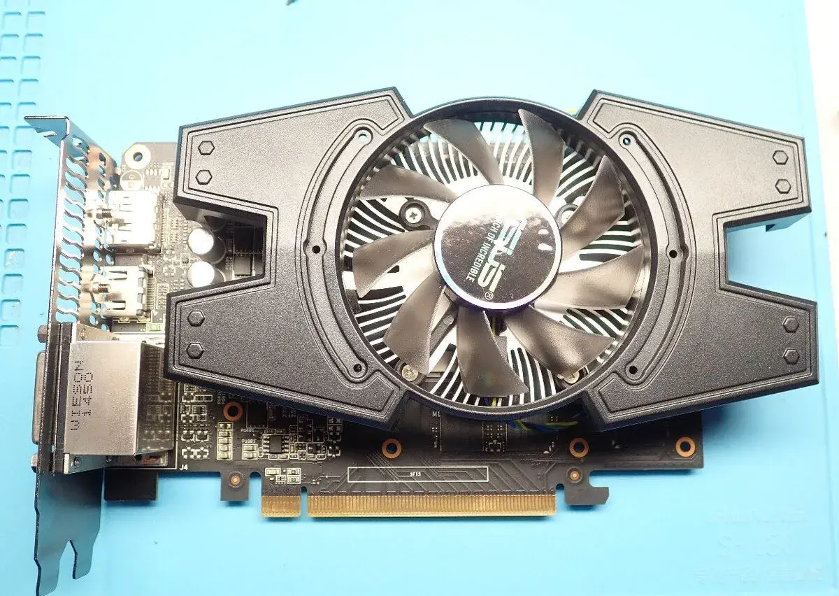 Grafická karta ASUS GeForce GTX 760 192BIT-3GD5/DP