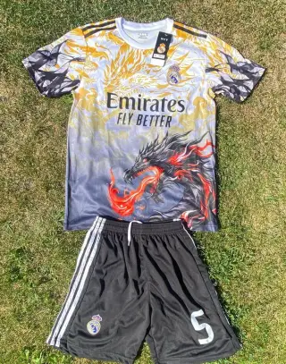 Nový, ještě s visačkou, fotbalový set Real Madrid.