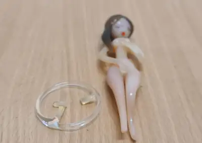 Skleněná figurka akt ženy + podstavec - Jaroslav Bry