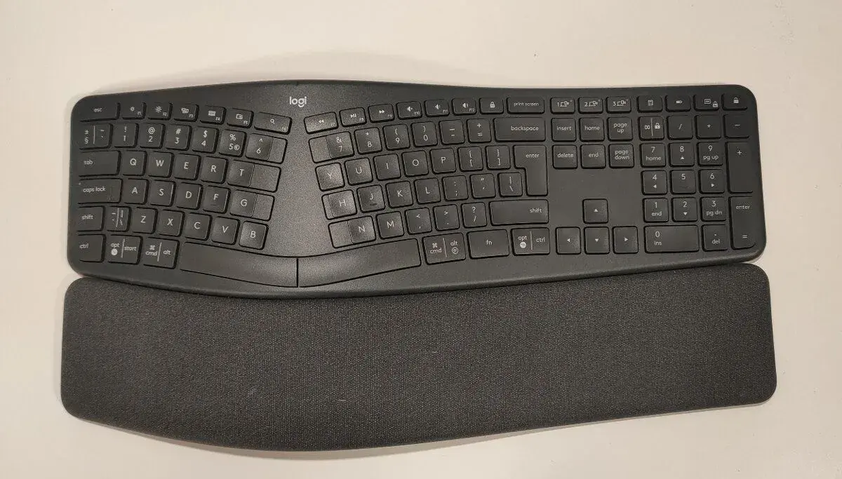 Ergonomická klávesnice Logitech Ergo K860
