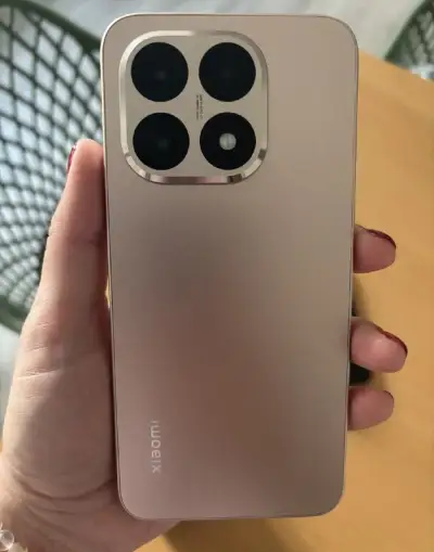 Zánovní Xiaomi 15T v záruce