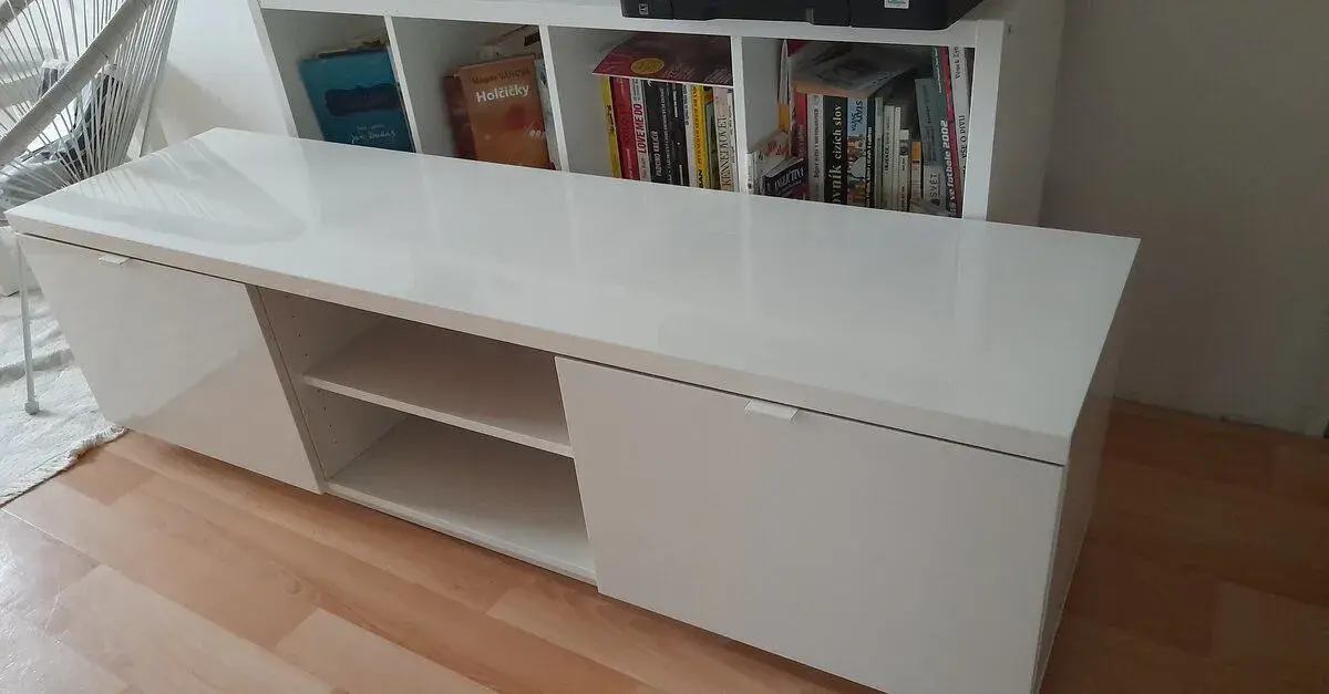 TV stolek Ikea
