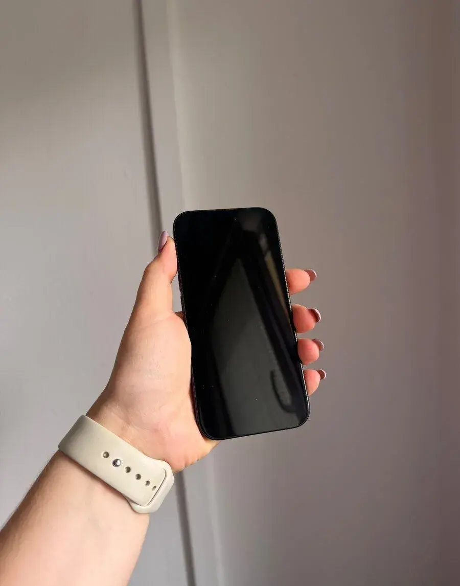 iPhone 16 128gb černý