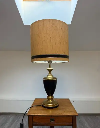 Retro stolní lampa – mosazná, vintage