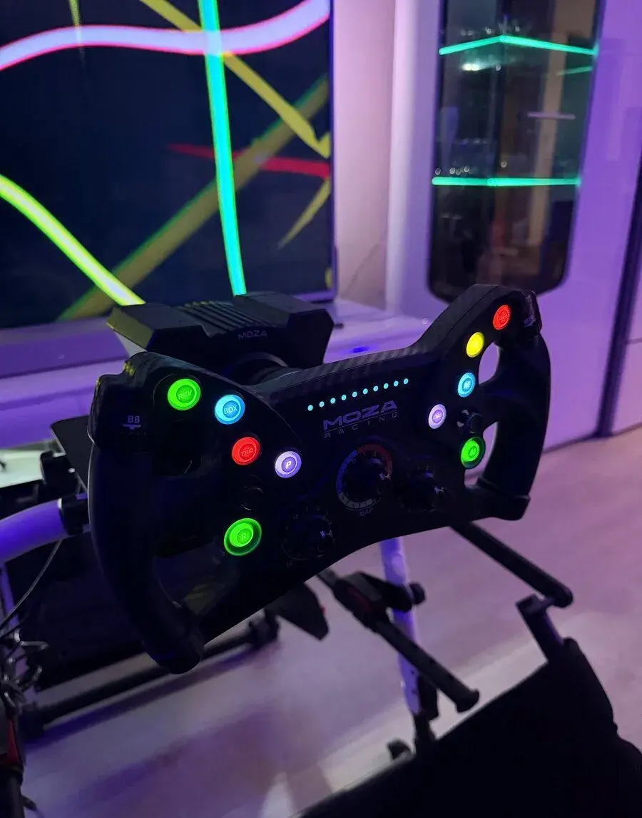 MOZA R5 Bundle + KS Formula volant + Brake Kit – záruka